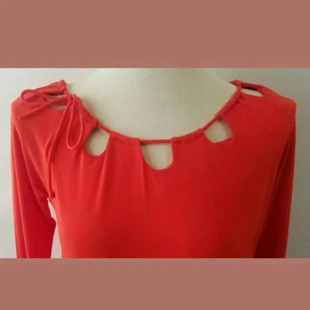 Fabletics Top Small Cutout Drawstring Neck Orange - Picture 3 of 6